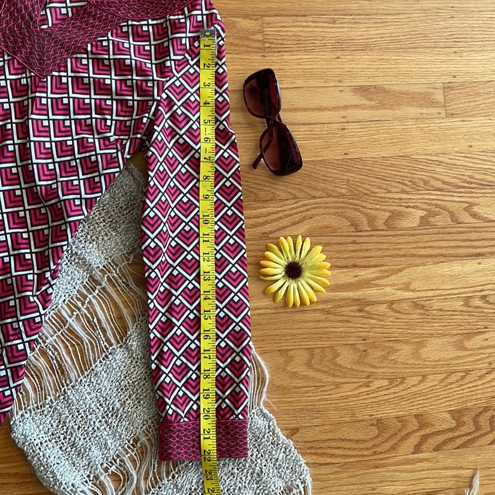 🌺 VINEYARD VINES; Adorable, 100% Cotton, Pink/Brown/Ecru Geometric Design Sz XS - Picture 6 of 10